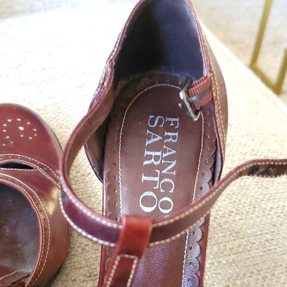 Franco Sarto Burgundy Heels - Picture 3 of 9